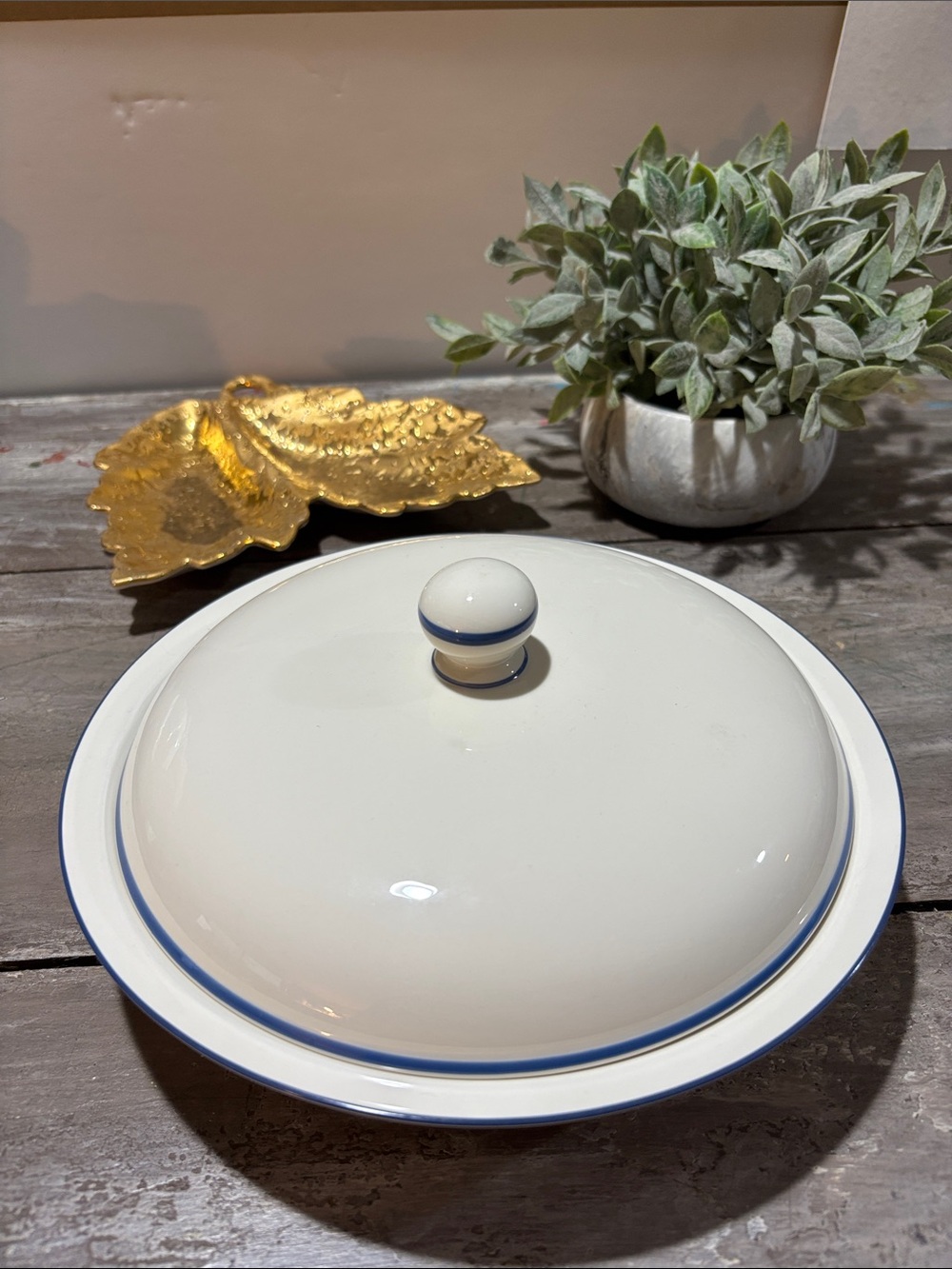 Lenox Blue Pinstripes (For the Blue) Round Covered Vegetable / Casserole Dish